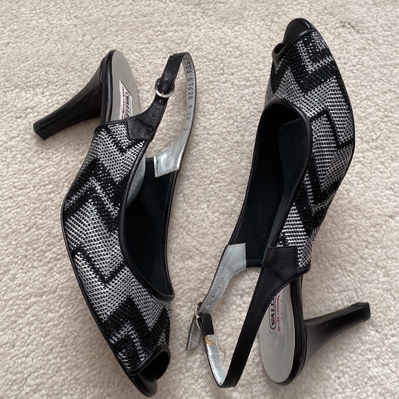 Vintage Black Rhinestone Heal - Picture 3 of 7